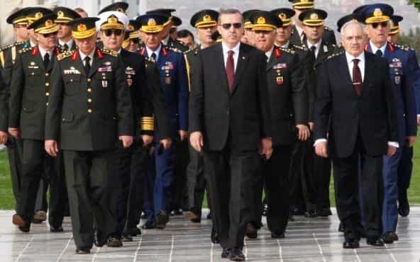 Командует парадом Эрдоган