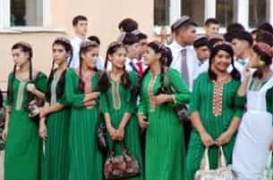 Большая группа туркменских студентов (более 2 тысяч человек) отправляется за рубеж на учебу