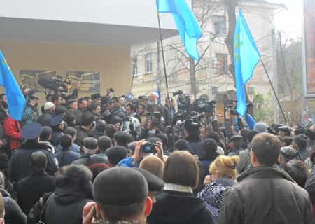 Объявление импичмента руководителям меджлиса - Мустафе Джемилеву и Рефату Чубарову Объявление импичмента руководителям меджлиса - Мустафе Джемилеву и Рефату Чубарову