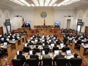 Киргизский парламент создал коалицию большинства
