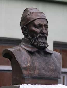 В Петербурге открыли памятник Баязитову