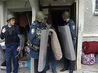 В Евпатории крымских татар выбрасывают на улицу