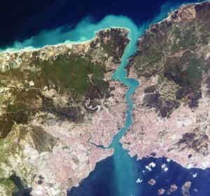 Стамбул вырос до впечатляющих размеров