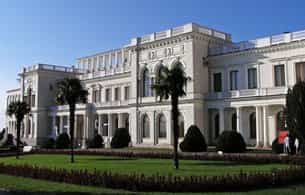 Крымские дворцы получат паспорта