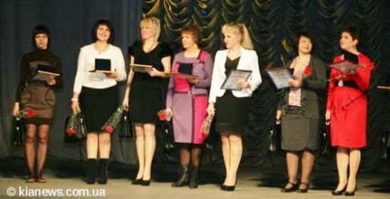 Бурлаков наградил Учителей года-2012