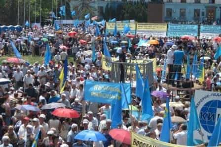 18 мая в Симферополе: Первые лица не пришли 