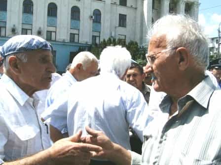 Энвер-ага Аметов просвещает &laquo;заблудшего&raquo; Арсена Альчикова