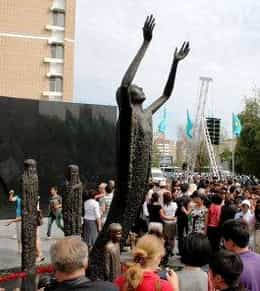 В Астане открыли монумент жертвам Голодомора