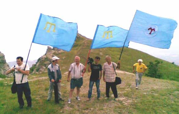 Участники восхождения в память о событиях 1992 года прошли по древней крымскотатарской тропе, по южному склону Демирджи