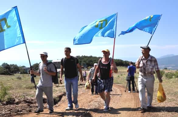 Участники восхождения в память о событиях 1992 года прошли по древней крымскотатарской тропе, по южному склону Демирджи