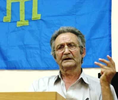 Выступает ветеран Национального движения крымских татар, участник Московских событий 1987 года Мурат-ага Военный