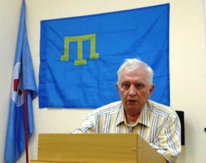 Выступает ветеран Национального движения крымских татар Рефат-ага Джемилев