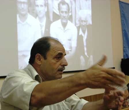 Выступает активист Национального движения крымских татар, участник Московских событий 1987 года, депутат городского совета г.Судака, член Милли Фирка Шевкет-ага Мустафаев