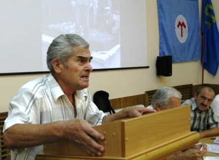 Выступает активист Национального движения крымских татар, Зейтулла-ага Ибраимов