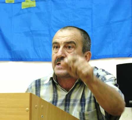 Выступает активист Национального движения крымских татар, член Кенеша (Совета) Милли Фирка Асан-ага Хуршутов