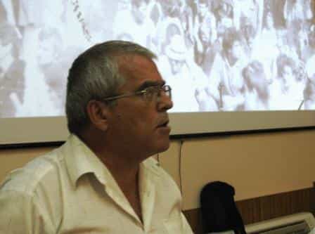 Выступает активист Национального движения крымских татар, член Исполкома Крымскотатарского Народного Фронта (КТНФ), председатель Кенеша (Совета) Милли Фирка Васви Абдураимов