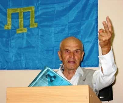 Выступает ветеран Национального движения крымских татар, участник Московских событий 1987 года Сейтумер-ага Мустафаев