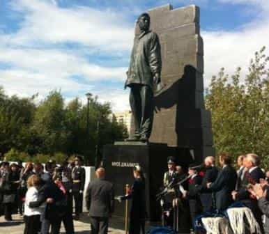 В Москве открыли памятник Мусе Джалилю