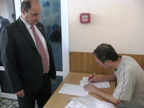 Sonbahar?n ilk gününde Akmescitte (Simferopol) K?r?m Tatar Milli Hareket Veteranlar? ile K?r?m Tatar Halk Cephesi Yürütme Kurulu'nun ortak bir toplant?s? yap?ld?