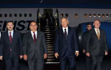 Каримов прибыл в Баку