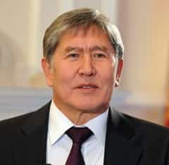 Алмазбек Атамбаев поздравил кыргызстанцев с Курман-айтом