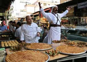 Арабы скупают турецкие сладости