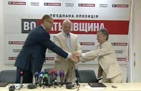 Мустафа Джемилев подписал Соглашение о партнерстве с Арсением Яценюком