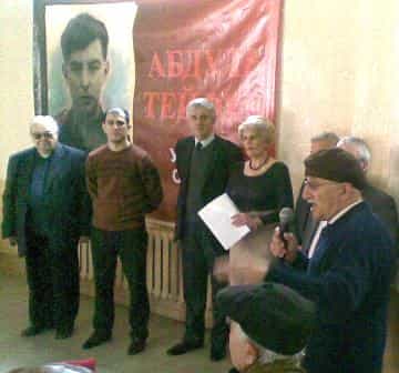 Выступление ветерана Национального движения крымских татар Нурфета-ага Мурахаса Выступление ветерана Национального движения крымских татар Нурфета-ага Мурахаса