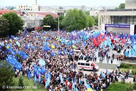 В Симферополе в рамках Всеукраинской вахты памяти «Гордимся Великой Победой!» прошел Всекрымский антифашистский митинг