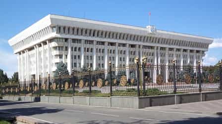 В этом здании работают и Президент КР, и депутаты Жогорку Кенеша КР