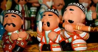 В Коканде, как и во многих городах нашей гостеприимной земли, вас всегда радушно встретят и предложат лепёшку и пиалу чая