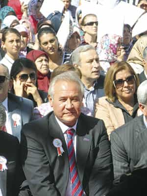 Ибраим Араджи на церемонии открытия школы