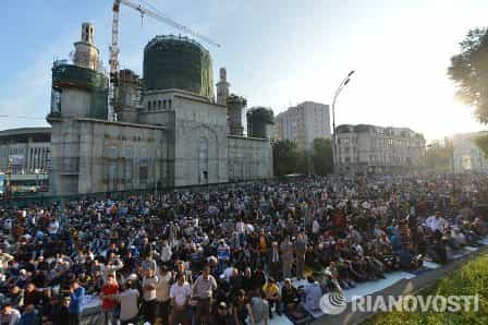 В Москву, мусульмане!