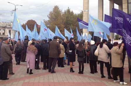 18 октября 2013 на центральной площади Симферополя прошли торжественные мероприятия, посвященные 92-ой годовщине со дня образования Крымской АССР