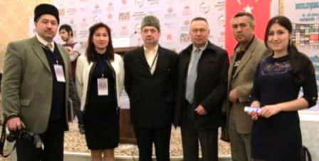 Крымская делегация. Первый слева - редактор газеты &laquo;Голос Крыма&raquo; Эльдар Сеитбекиров