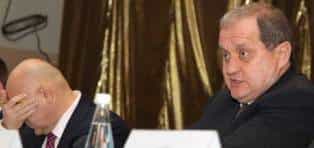 Крымский премьер приказал ускорить выдачу документов на землю