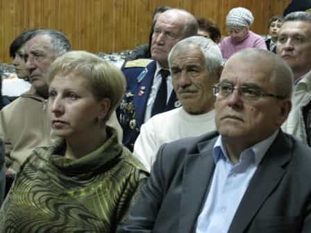 Делегация Милли Фирка на Дне памяти Амет-Хана Султана в Кореизе: Васви Абдураимов, Эмир Меджитов, Сервер Таиров, Альмир Самадинов