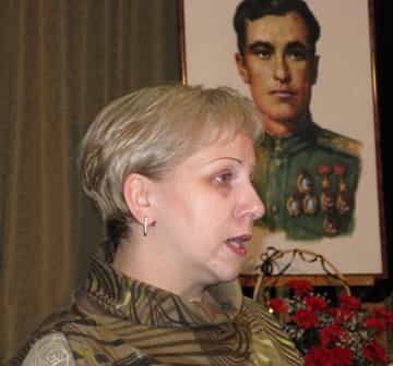 День Памяти открыла заместитель Кореизского поселкового головы Ангелина Мурсакаева