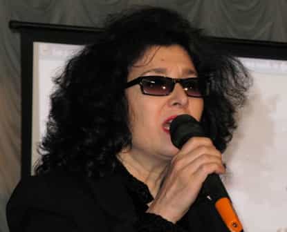 Авторскую песню об Амет-Хане Султане поёт заслуженная артистка Украины и Крыма Урьяне Кенжикаева