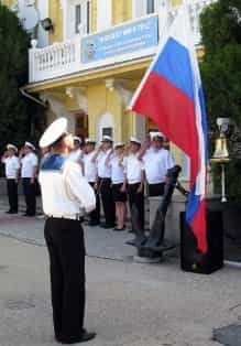 Воинские части Украины переходят под флаг России
