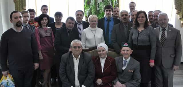 Участники Международного круглого стола &laquo;Проблемы выстраивания межнационального согласия и взаимопонимания в региональной политике&raquo;