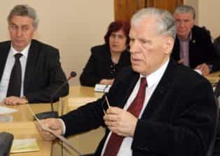 Член комиссии по подготовке проекта Конституции Республики Крым, депутат Госсовета РК Лентун Безазиев 