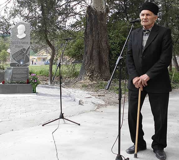 Выступает ветеран Национального движения крымских татар Кемал-ага Куку