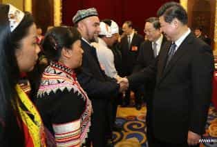 Си Цзиньпин призвал уйгуров к единству