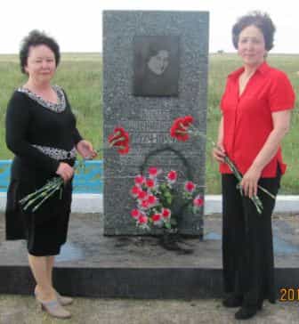 Памятник Алиме Абденнановой