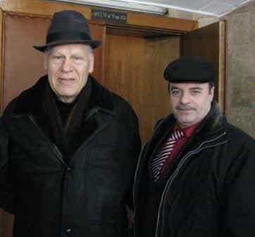 Депутат Верховного Совета АР Крым Лентун Безазиев (слева) и депутат Судакского горсовета Шевкет Мустафаев (справа)